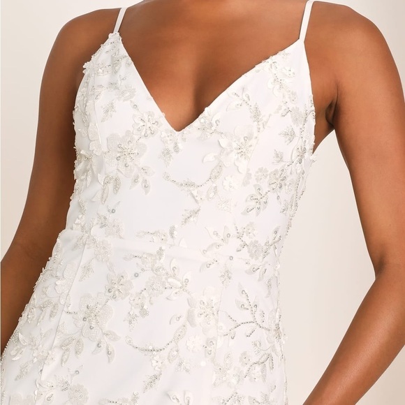 NWOT Vow to Wow White 3D Floral Applique Sequin Maxi Dress - Picture 4 of 7